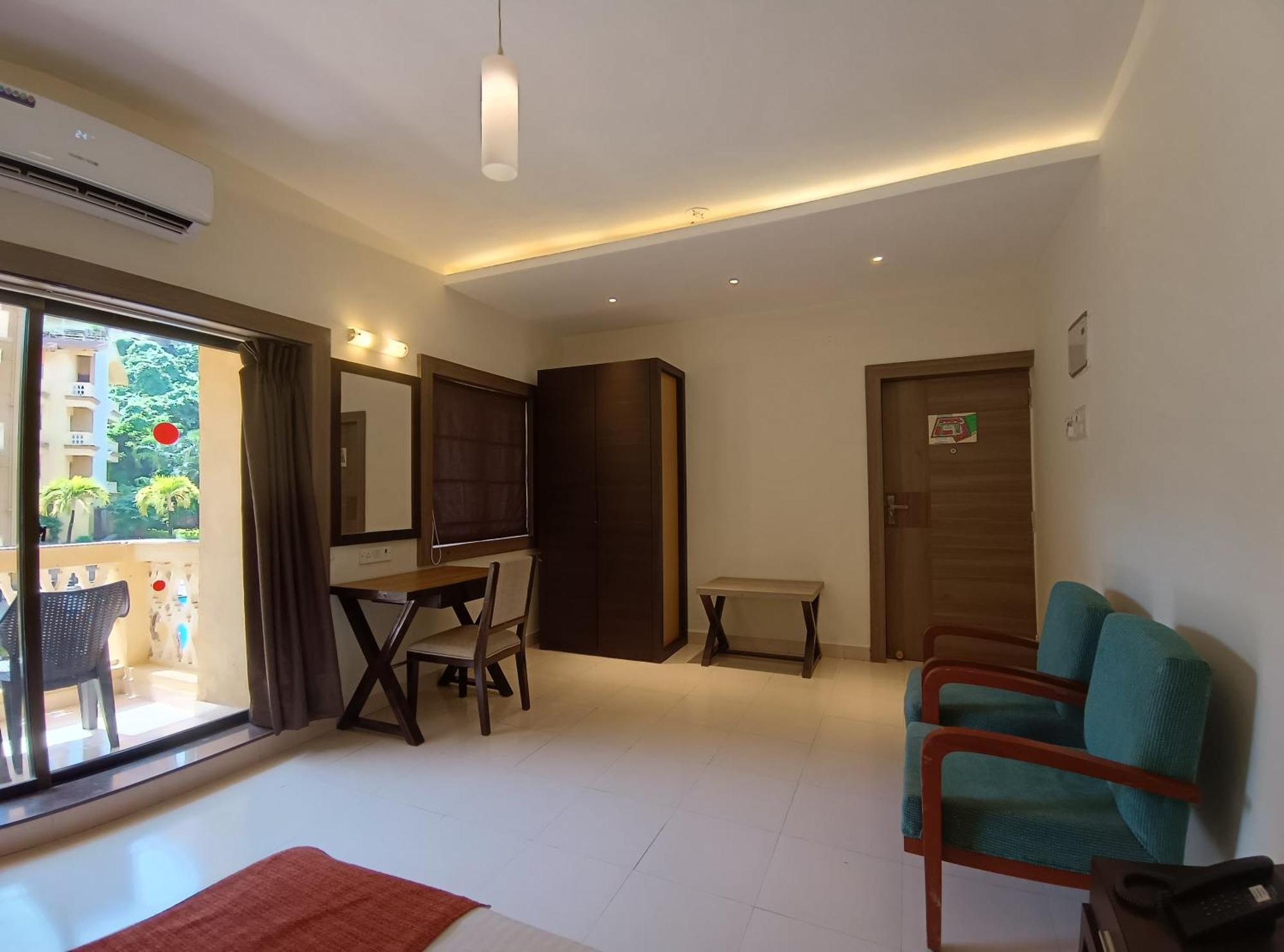 Golden Landmark Green Valley Beach Resort Dona Paula Luaran gambar